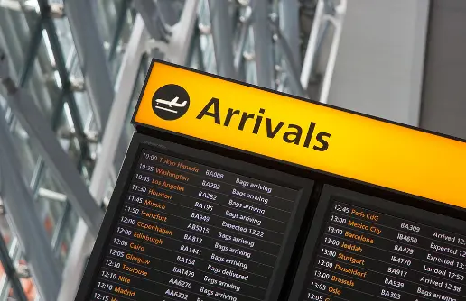 cartel visualizacion horarios vuelos llegadas aeropuerto Costal del Sol Malaga AGP